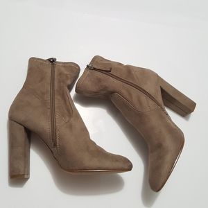 Steve Madden Edit Suede Taupe booties